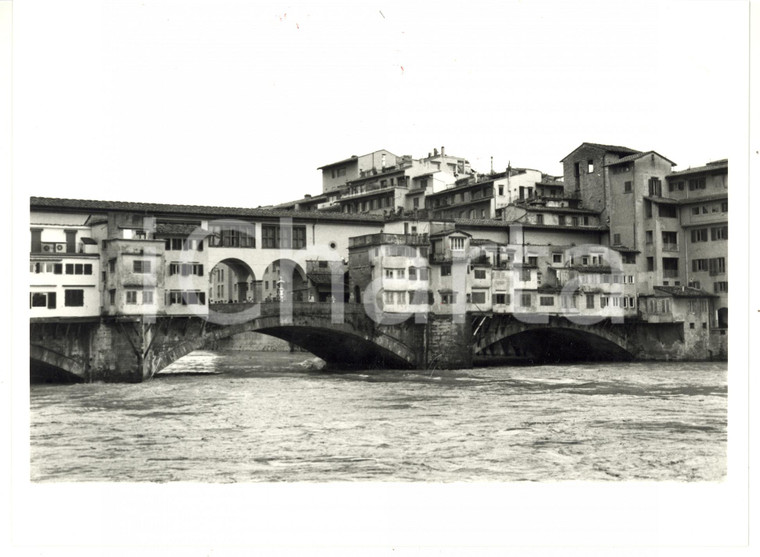 1990 ca FIRENZE Ponte Vecchio - Arno in piena - Fotografia VINTAGE 24x18