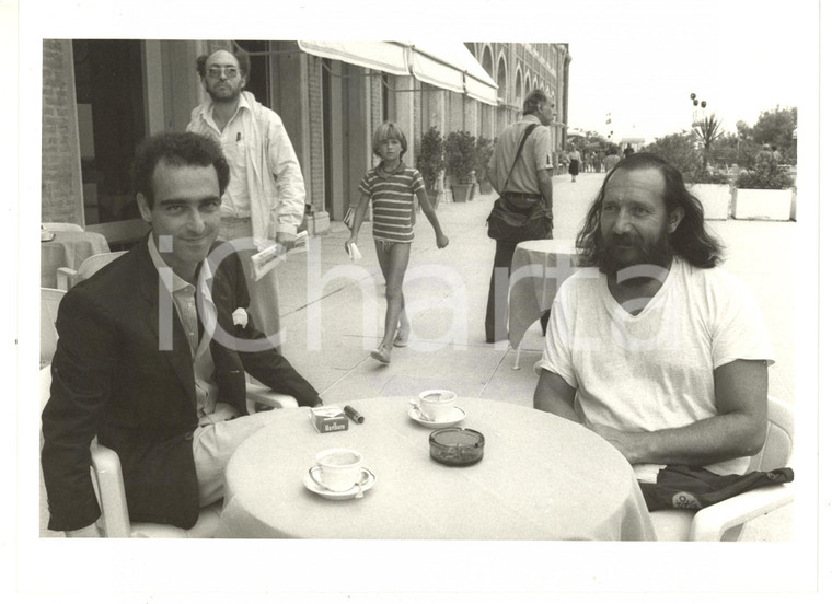 1983 CINEMA Andrea BARZINI beve un caffè con Andrea MINGARDI *Foto 24x18