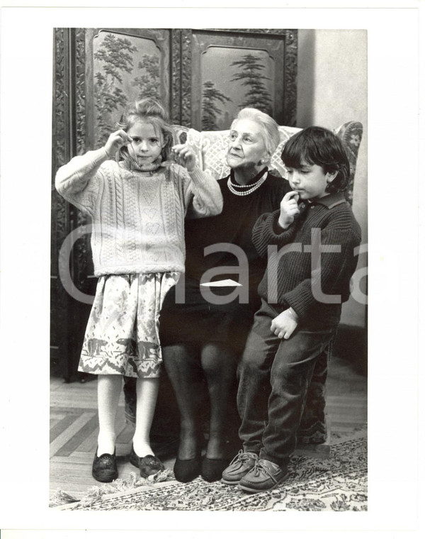  1985 ca CINEMA Ritratto attrice Tina LATTANZI con bambini *Foto 20x25 cm 