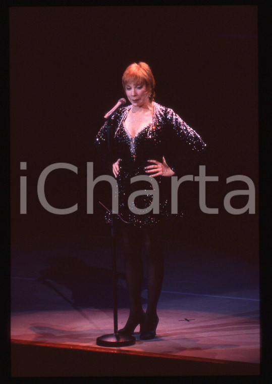 35mm vintage slide* 1995 PARIGI Shirley MACLAINE in concerto al CASINO
