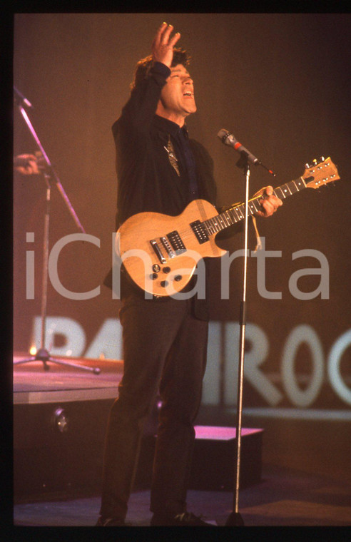 35mm vintage slide* 1988 SANREMO Robbie ROBERTSON sul palco del Palarock (4)