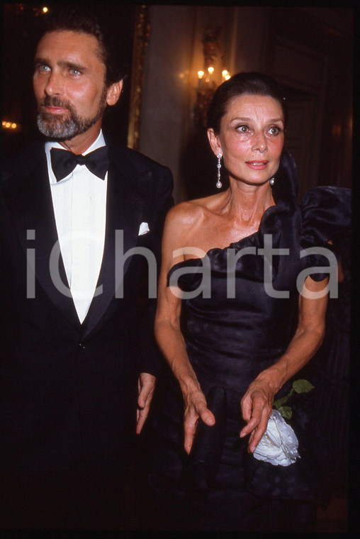 35mm vintage slide* 1983 VENEZIA  Audrey HEPBURN Robert WOLDERS Ritratto (2)