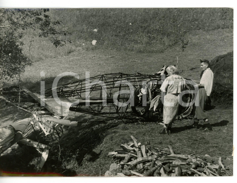 1954 COLZATE - BONDO (BG) Resti del biposto MACCHI 416 dopo lo schianto *Foto