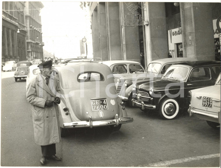 1960 ca GENOVA Ritratto di tassista in un parcheggio - Foto ARTISTICA 24x18 cm