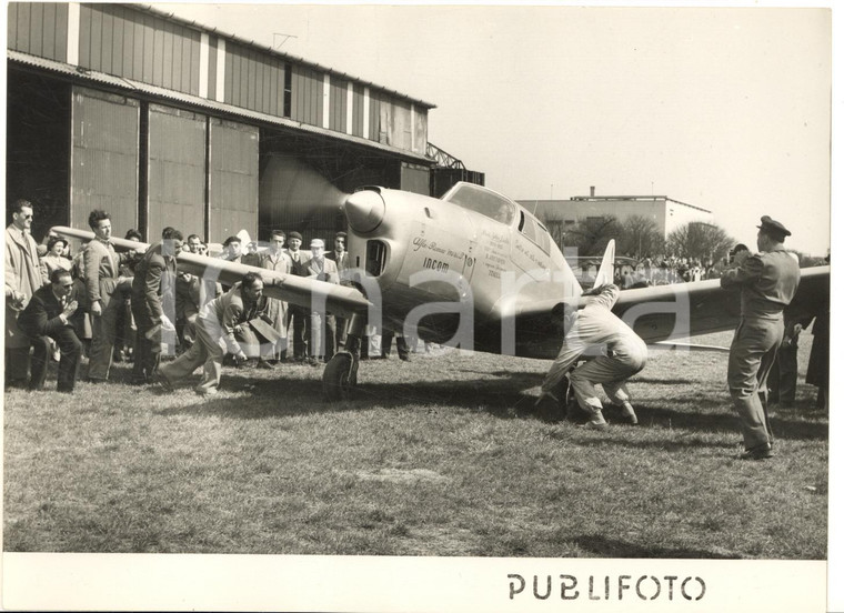 1953 MILANO Maner LUALDI parte sul "Girfalco" per il raid artico *Foto 18x13 cm