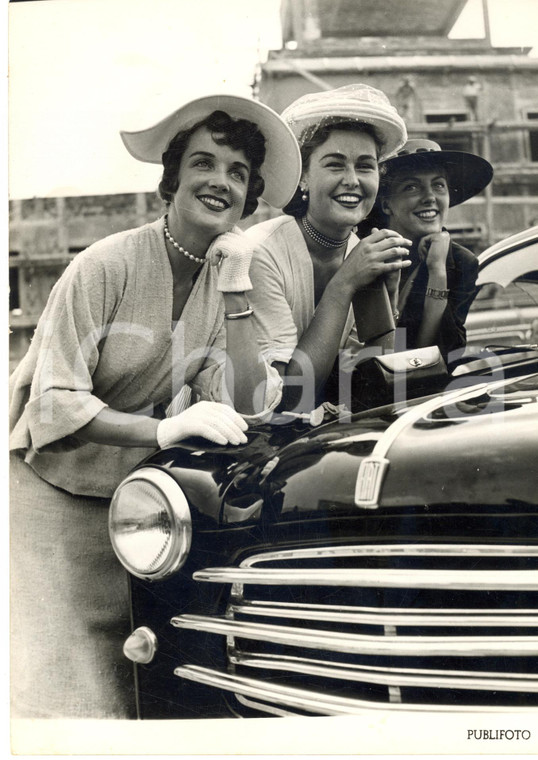 1953 TORINO Compagnia AQUA PARADE pronta per la tournée in Europa - Foto 18x24