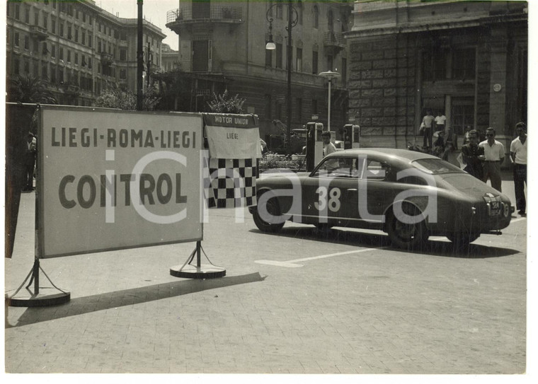 1953 ROMA Piazza Verdi - RALLY LIEGI-ROMA-LIEGI Controllo delle vetture *Foto 