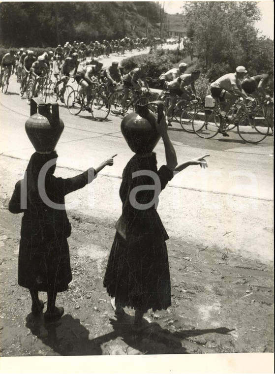 1954 GIRO D'ITALIA Tappa REGGIO CALABRIA-CATANZARO Tifo donne calabresi *Foto