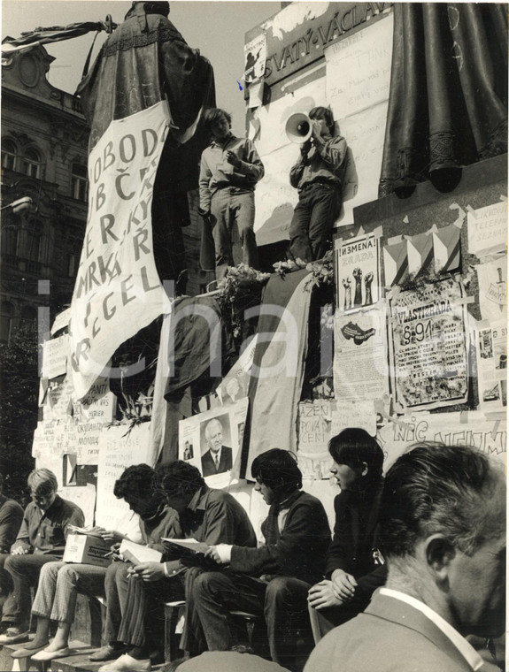 1968 PRIMAVERA DI PRAGA Manifestazione di giovani nella Città Vecchia *Foto