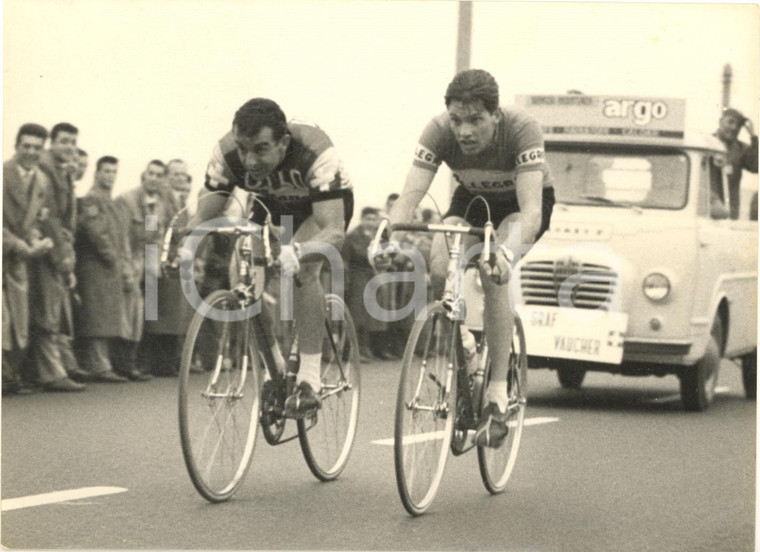 1957 CICLISMO TROFEO BARACCHI Passaggio di Rolf GRAF e Alcide VAUCHER *Foto