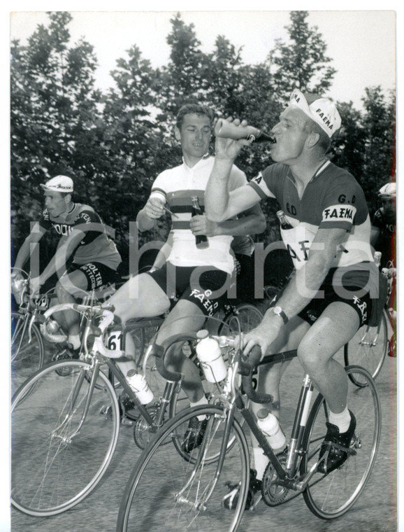 1961 CICLISMO GIRO D'ITALIA Vicenza-Trieste - Rik VAN LOOY beve COCA-COLA *Foto