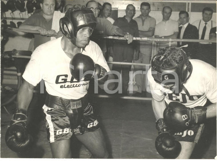 1962 MILANO BOXE Eddie PERKINS si allena per l'incontro con Duilio LOI - Foto