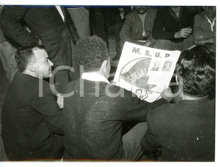 1955 CATANIA Elezioni regionali - Distribuzione volantini MSUP *Foto 18x13 cm