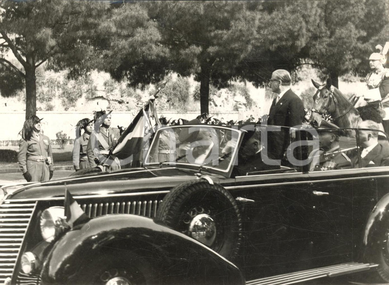 1956 ROMA Decennale della Repubblica - Giovanni GRONCHI tra i Bersaglieri *Foto
