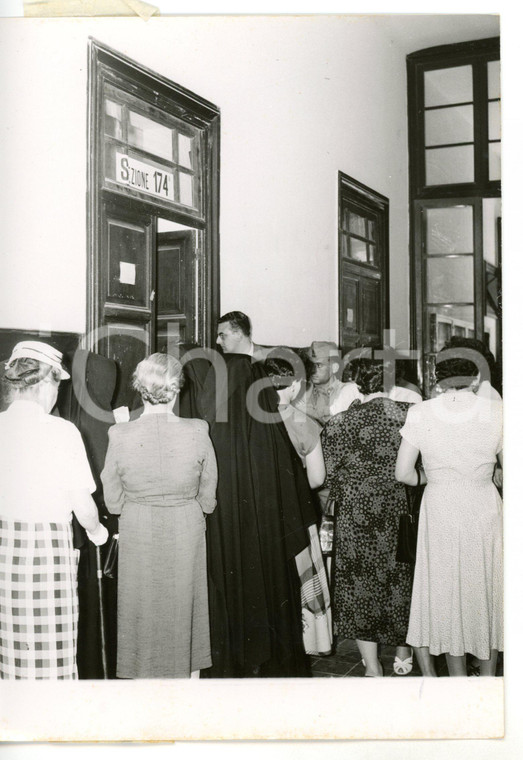 1955 PALERMO Elezioni regionali - Code in attesa alle urne *Foto REPORTAGE 13x18