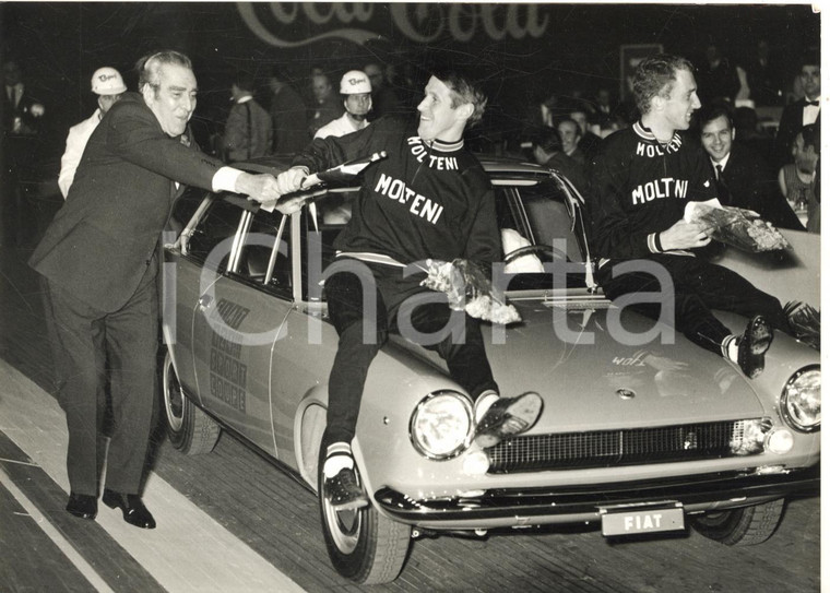 1968 CICLISMO SEI GIORNI DI MILANO Peter POST e Gianni MOTTA con Gaetano BELLONI