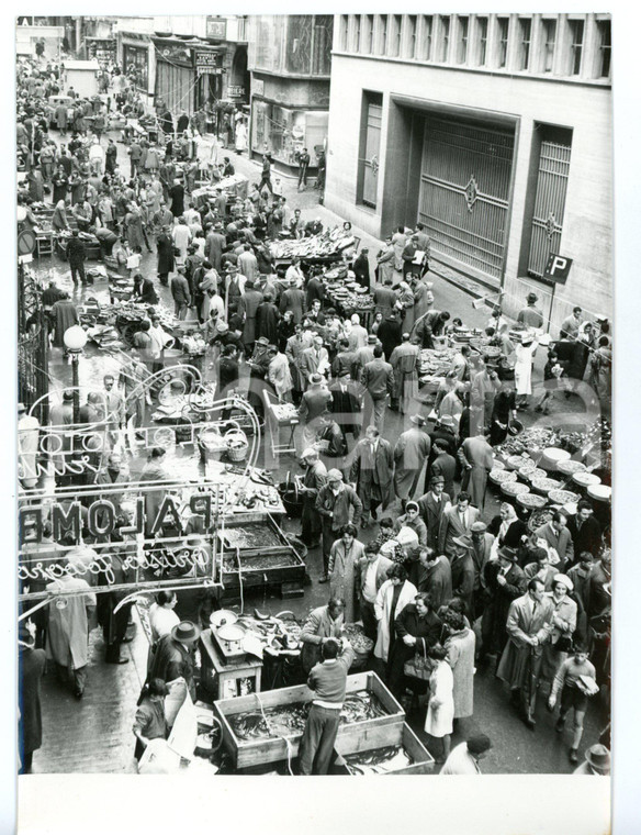 1957 NAPOLI Via Roma - Caratteristico mercato del pesce *Foto COSTUME 13x18 cm