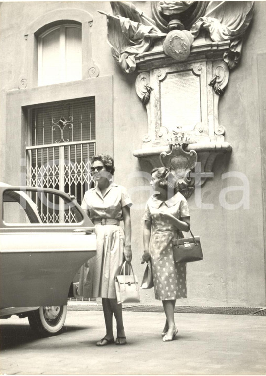 1959 FIRENZE Maria Pia di Savoia ed Elisabetta di Yugoslavia a Palazzo Pucci