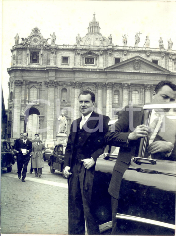 1957 ROMA Richard NIXON in Piazza San Pietro dopo udienza papale *Foto 18x24