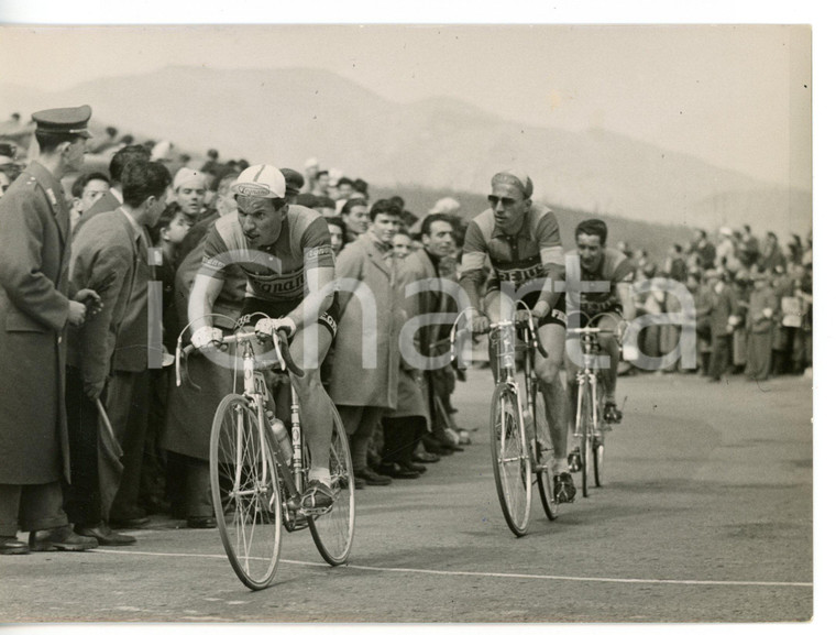 1953 CICLISMO - 44° MILANO-SANREMO Nino DEFILIPPIS al Passo del Turchino *Foto