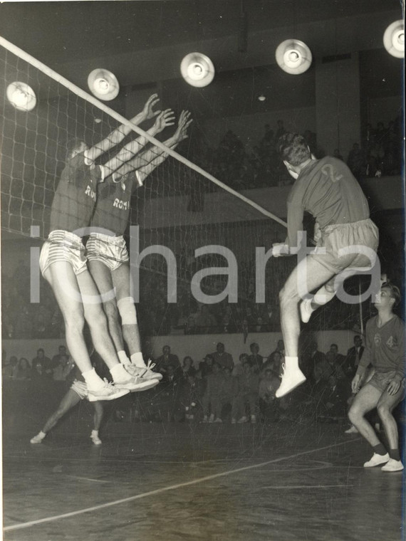 1958 PARIS VOLLEY-BALL Une phase du match PARIS-ROME *Photo 13x18 cm