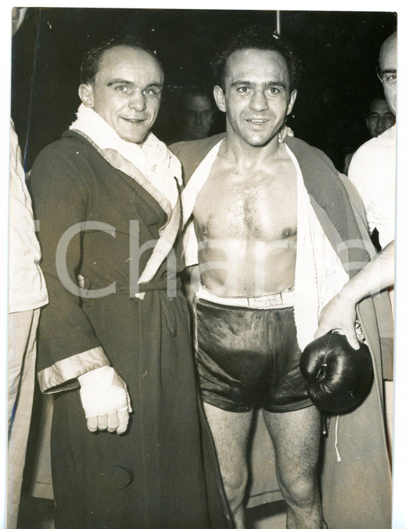 1955 ROMA BOXE Mario D'AGATA abbraccia l'avversario Robert MEUNIER *Foto 13x18