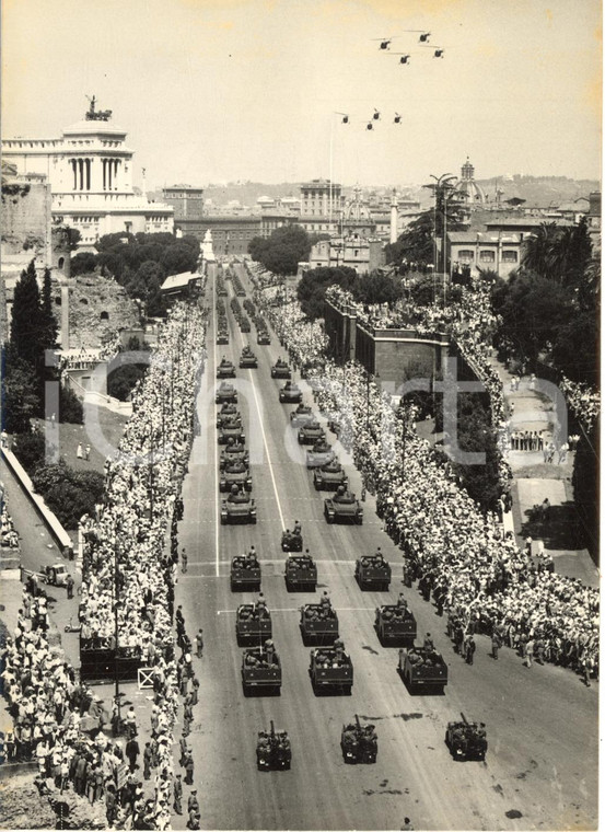 1958 ROMA Fori Imperiali - Festa della REPUBBLICA - Parata militare *Foto