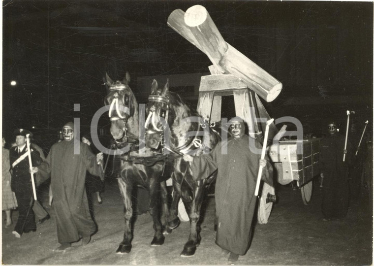 1955 ca NAPOLI Settimana Santa - Processione degli incappucciati *Foto 18x13 cm