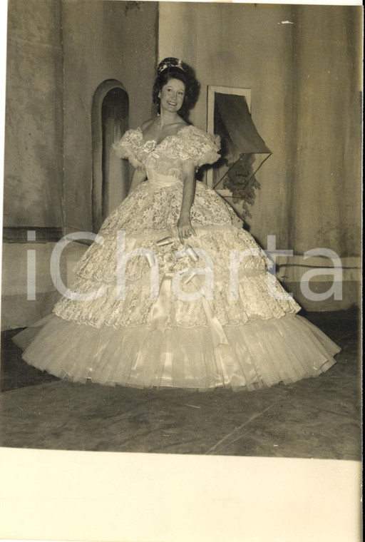 1961 PARIS Théâtre Mogador - Raymonde ALLAIN dans "Violettes impériales" *Photo