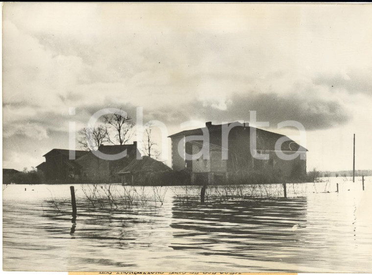 1959 MARMANDE (Lot-et-Garonne) Ferme isolée après les inondations *Photo 18x13