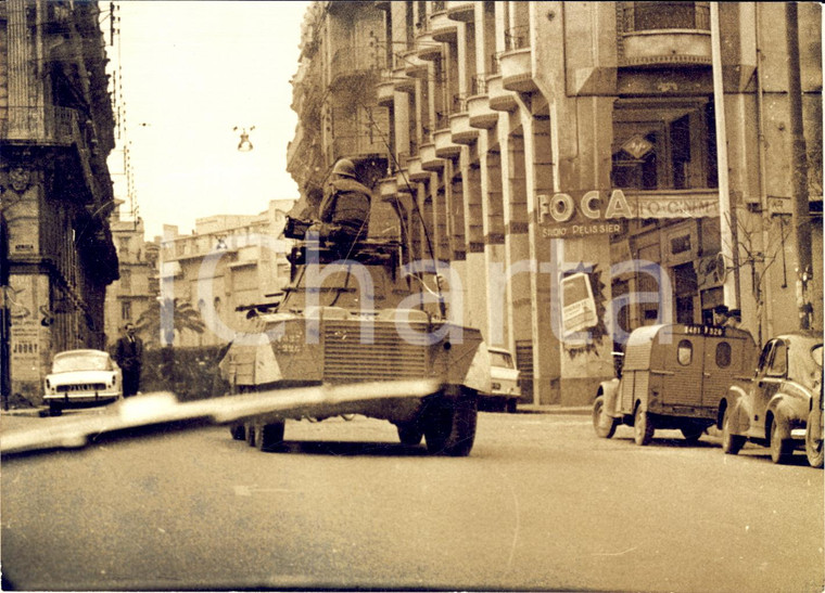 1962 BAB-EL-OUED (ALGERIE) Auto-mitrailleuse pendant les combats avec l'O.A.S.