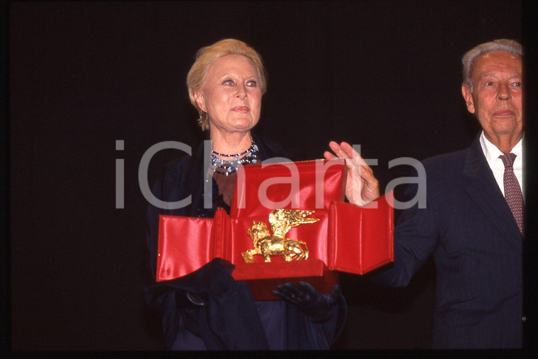 35mm vintage slide* 1996 VENEZIA Michèle MORGAN Gian Luigi RONDI - LEONE D'ORO 3