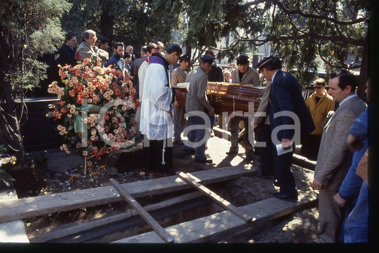 35mm vintage slide* 1986 MILANO Funerale di Michele SINDONA - Sepoltura (4)