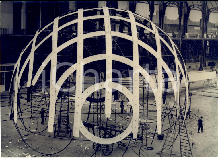 1958 PARIS Salon de l'Auto au Grand Palais - Sphères en fer *Photo 18x13 cm