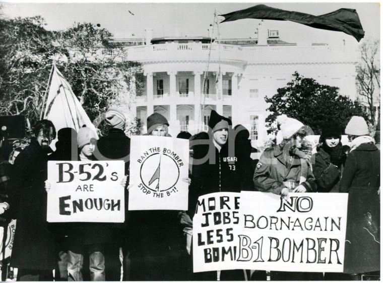 1977 WASHINGTON Protesta pacifista "ban-the-bomb" contro Rockwell B-1 Lancer