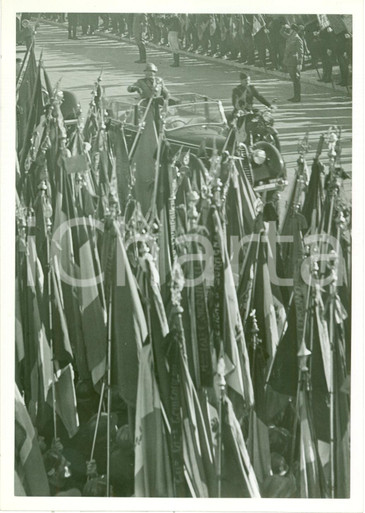 1938 ROMA Benito MUSSOLINI in auto saluta