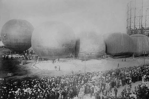 St. Louis Balloon Race with hot air balloons