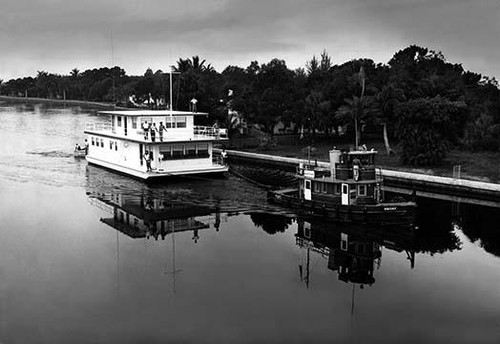 Fort Myers, Florida: Waiting for the Storm