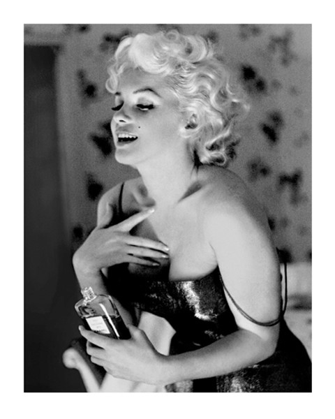 Marilyn Monroe, Chanel No. 5-1 Poster