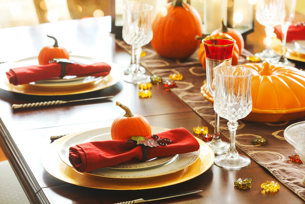 Expert Tips on Perfectly Set a Table for Thanksgiving Dinner