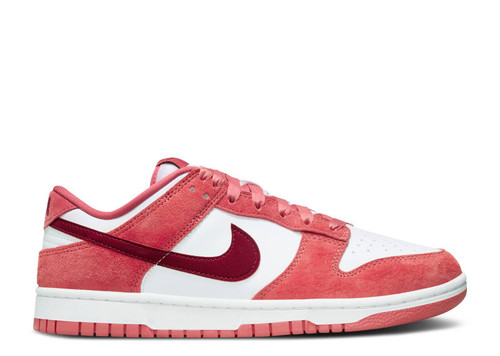 Nike Dunk Low "Valentine's Day (2024)"