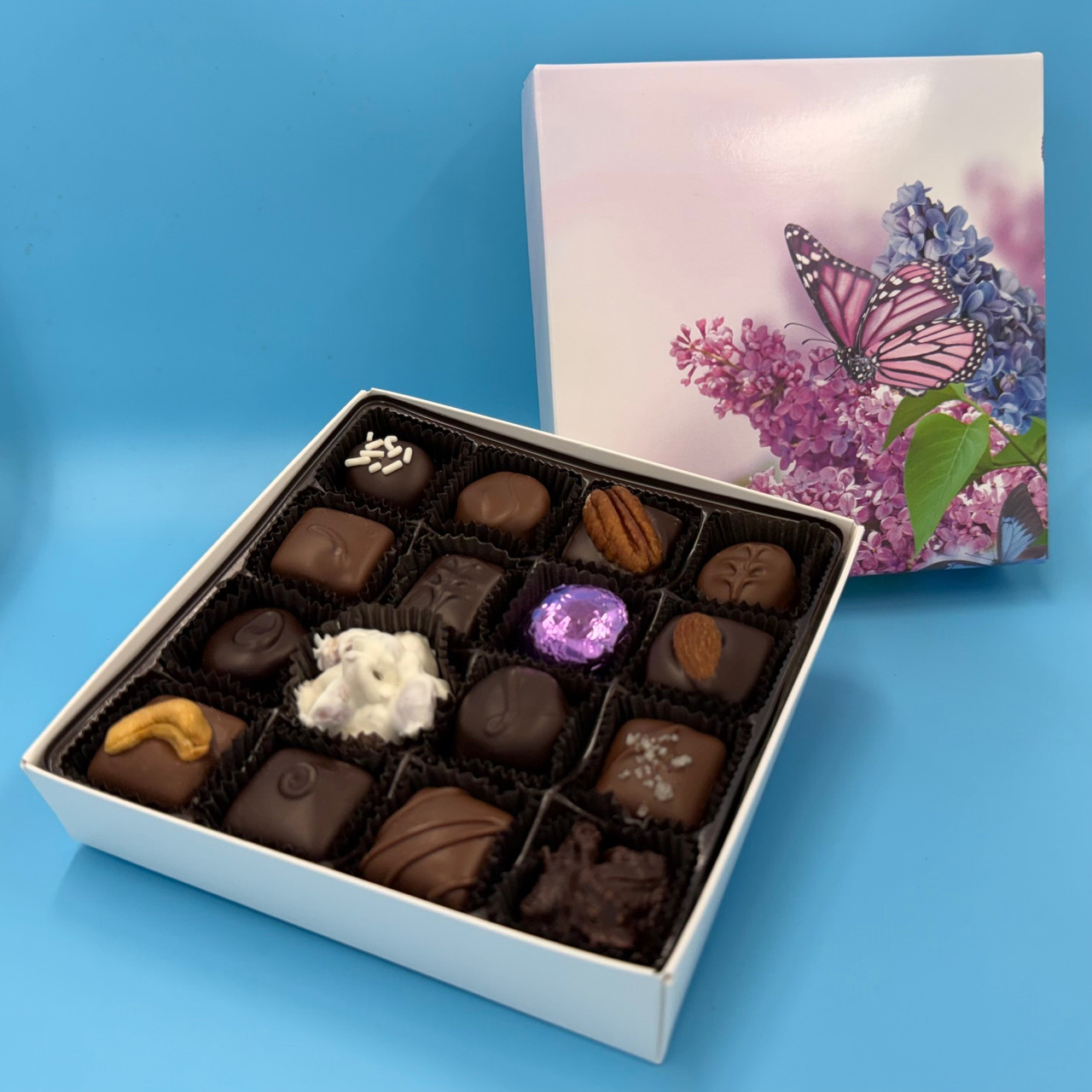 チョコレート 16pc Assorted Chocolates - Halletts Chocolates