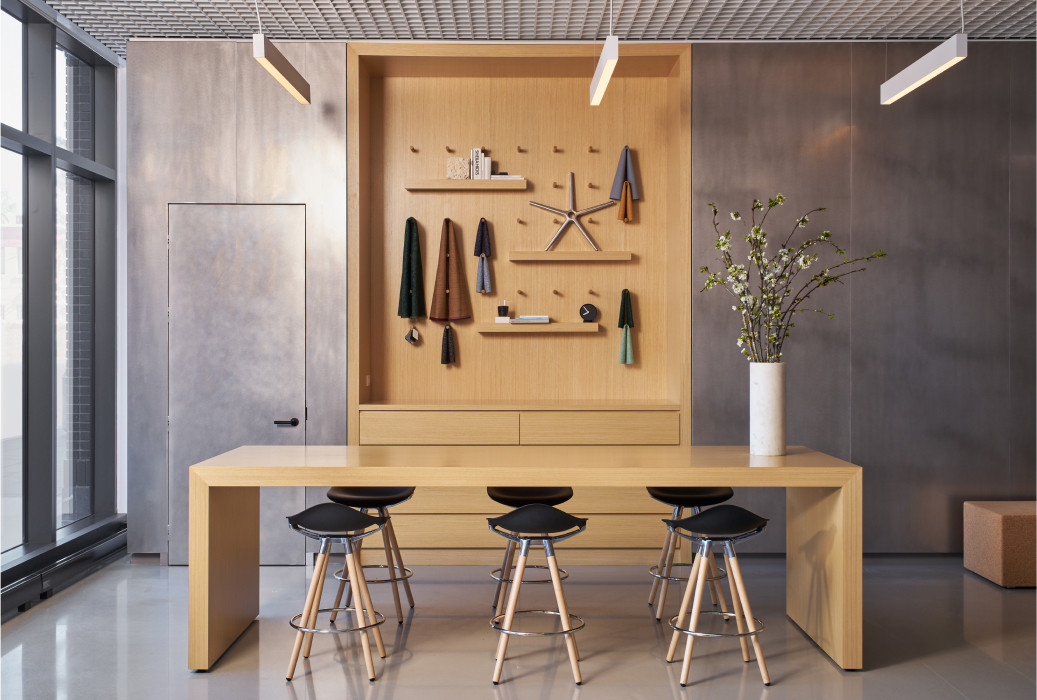 Humanscale Sedeo Stool