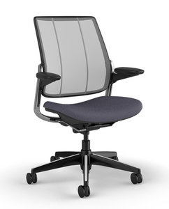 Humanscale Diffrient Smart Chair, Monofilament Stripe Platinum Back, Corde 4 Medium Grey seat and Black Frame, 3/4 Front View