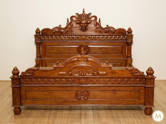 Hand-Carved Light Mahogany Renaissance Revival Bed with Decorative Mask Carvings