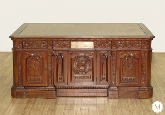 6ft Light Walnut Presidential Resolute Desk