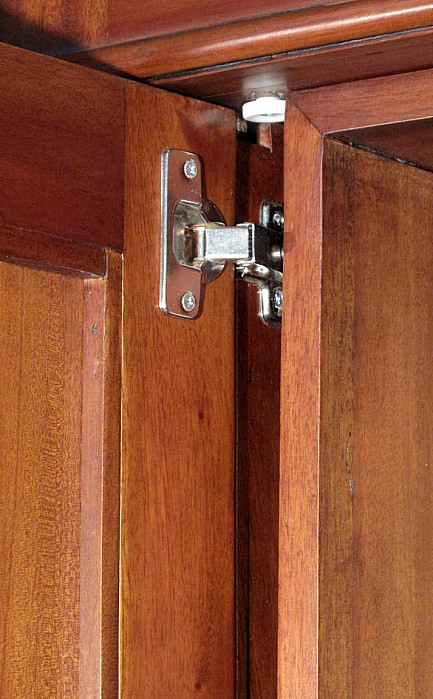 6ft Solid Mahogany 2-Door Wardrobe (6ft W x 7ft H)