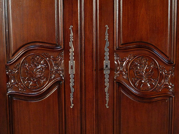 Solid Mahogany 2-Door Armoire w/ 3 Drawers