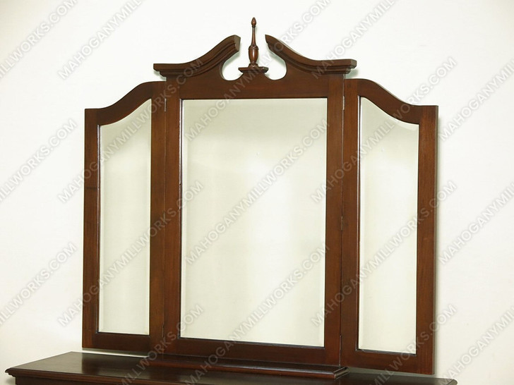 Mahogany Sheraton Style Dresser w/ Mirror