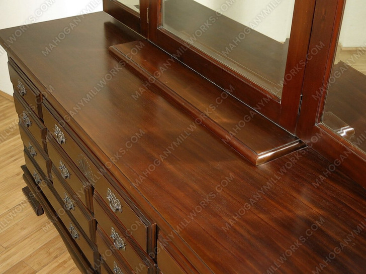 Mahogany Sheraton Style Dresser w/ Mirror